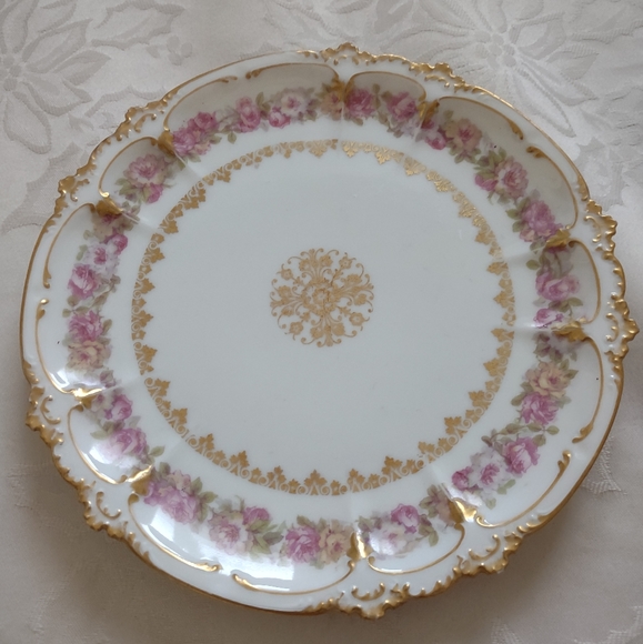 Limoges France Havilland gold medallion scalloped rim 7.5 in